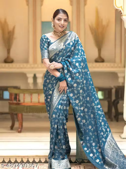 Aakarsha Sensational Banarasi Silk Saree with Multiple Blouse Options